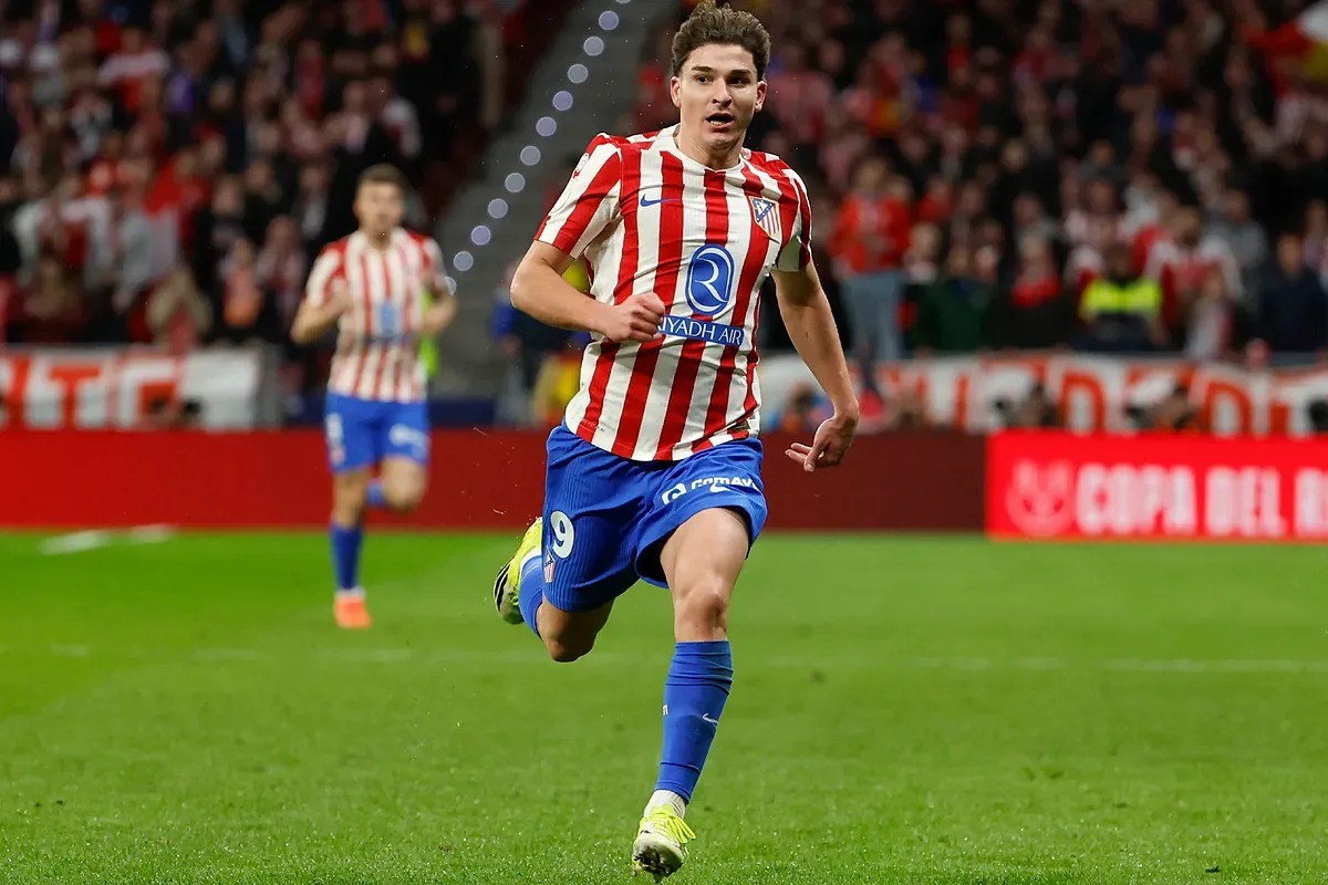 La RFEF abre expediente al Barcelona por la denuncia del Atlético en el caso Julián Álvarez