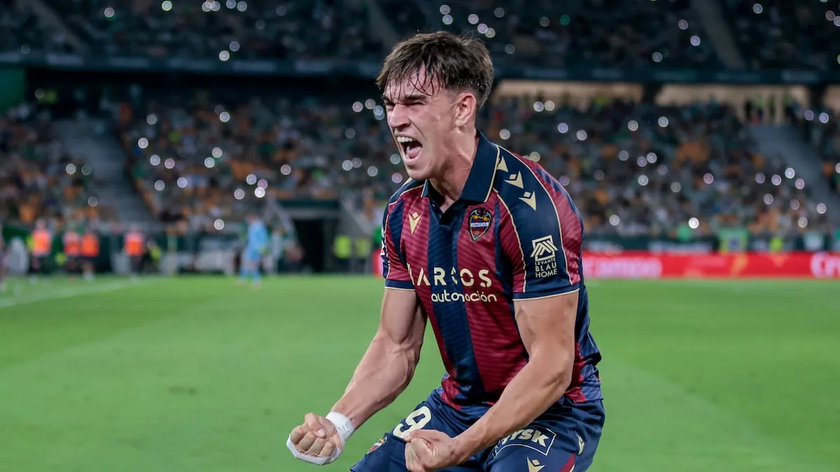 Madrid ficha a Carlos Espí del Levante UD por cinco temporadas