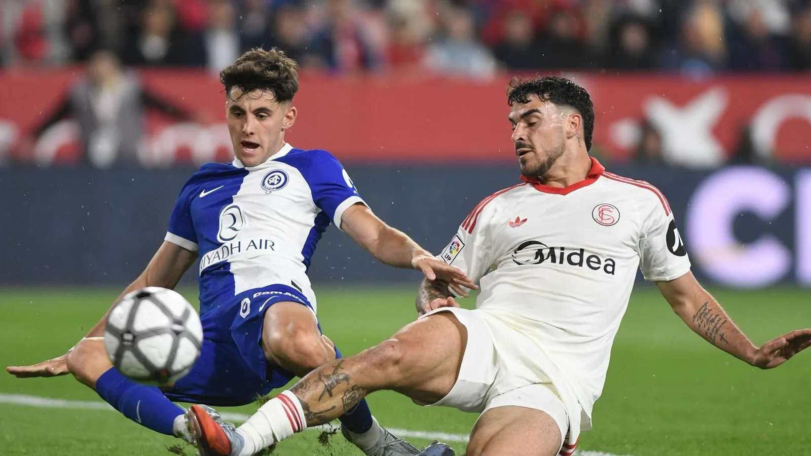 El Sevilla busca cerrar los fichajes de Fran González y Julio Díaz