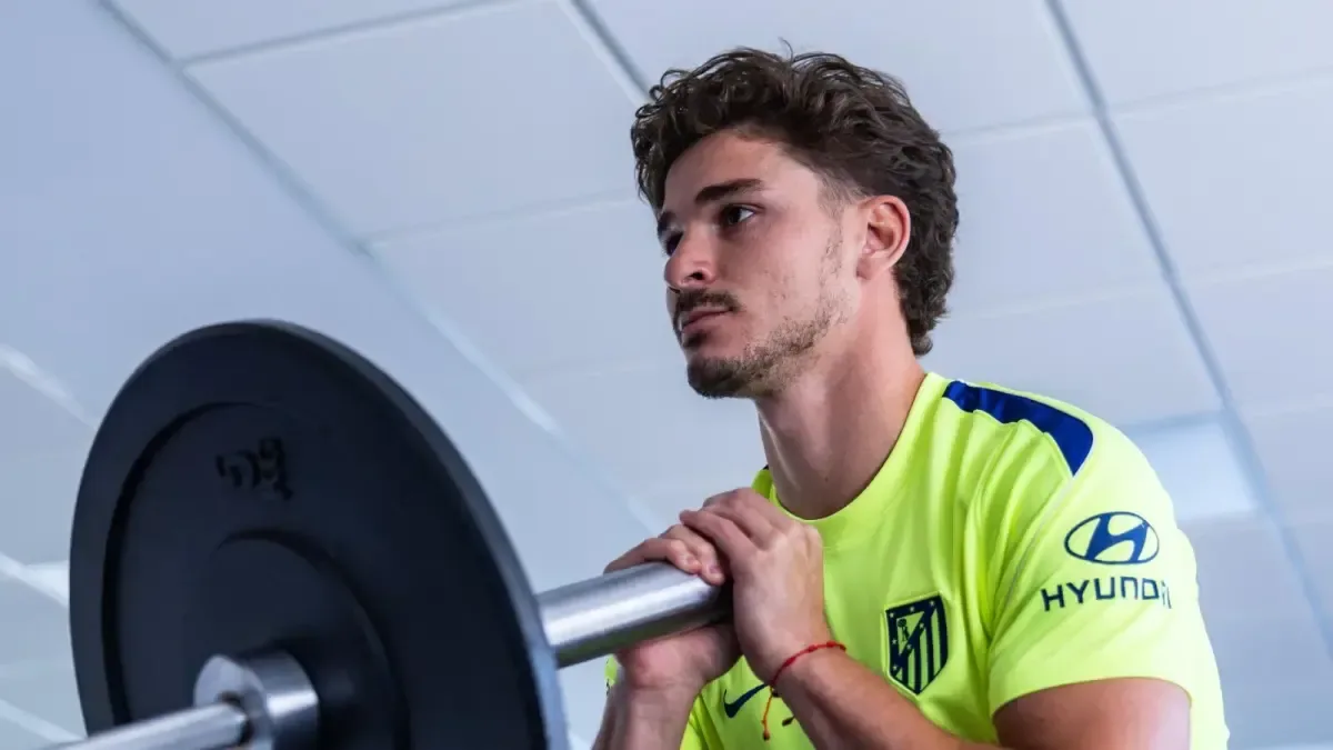 Julián Álvarez se reúne con agentes y reitera su deseo de jugar en el Barça