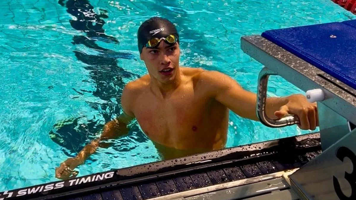 Luca Hoek debuta en el Europeo de París y avanza a semifinales junto a David Popovici