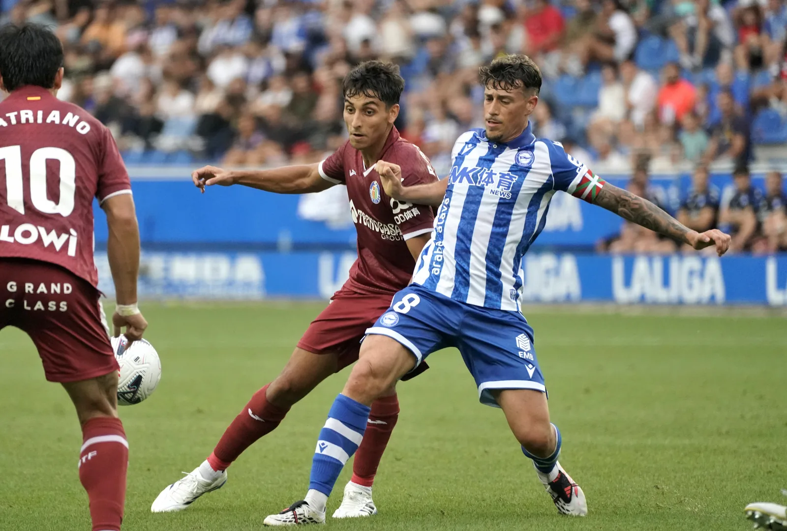 Getafe vence al Racing en el Coliseum con gol de Enes Ünal