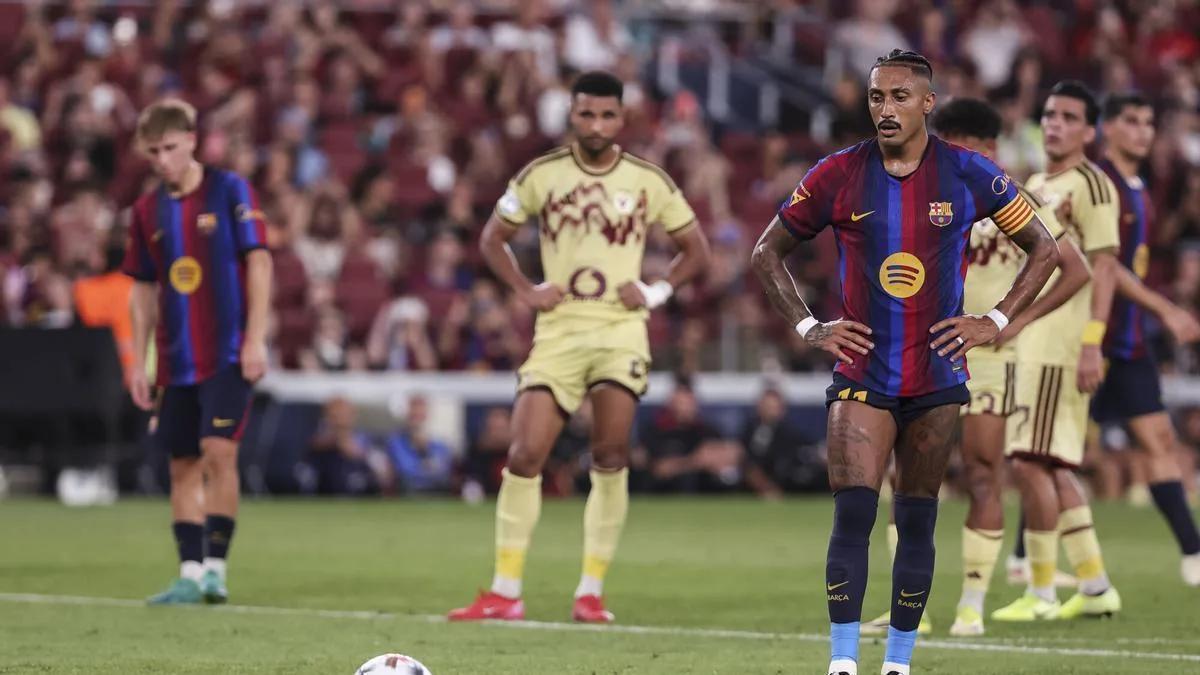 Barcelona: Flick destaca el potencial del equipo y Raphinha asume el liderazgo