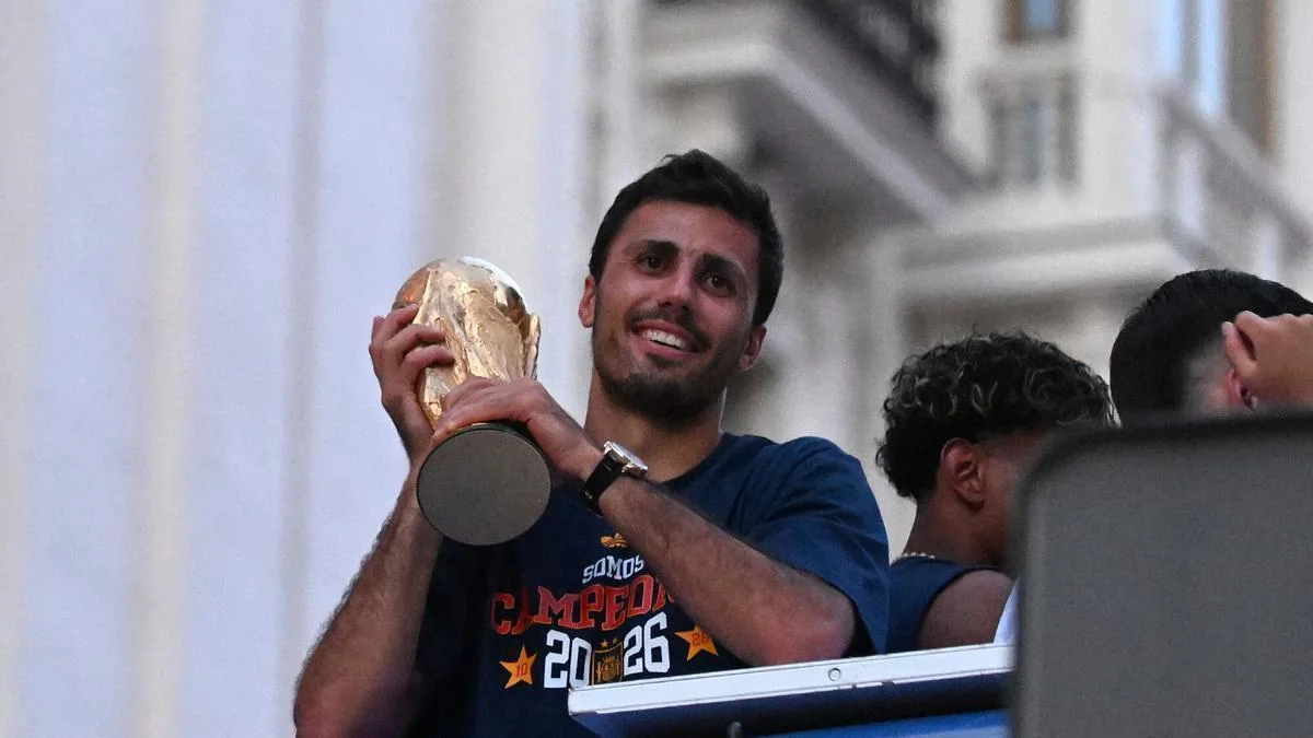 El Barcelona busca el fichaje de Rodri mientras el Manchester City reestructura su mediocampo