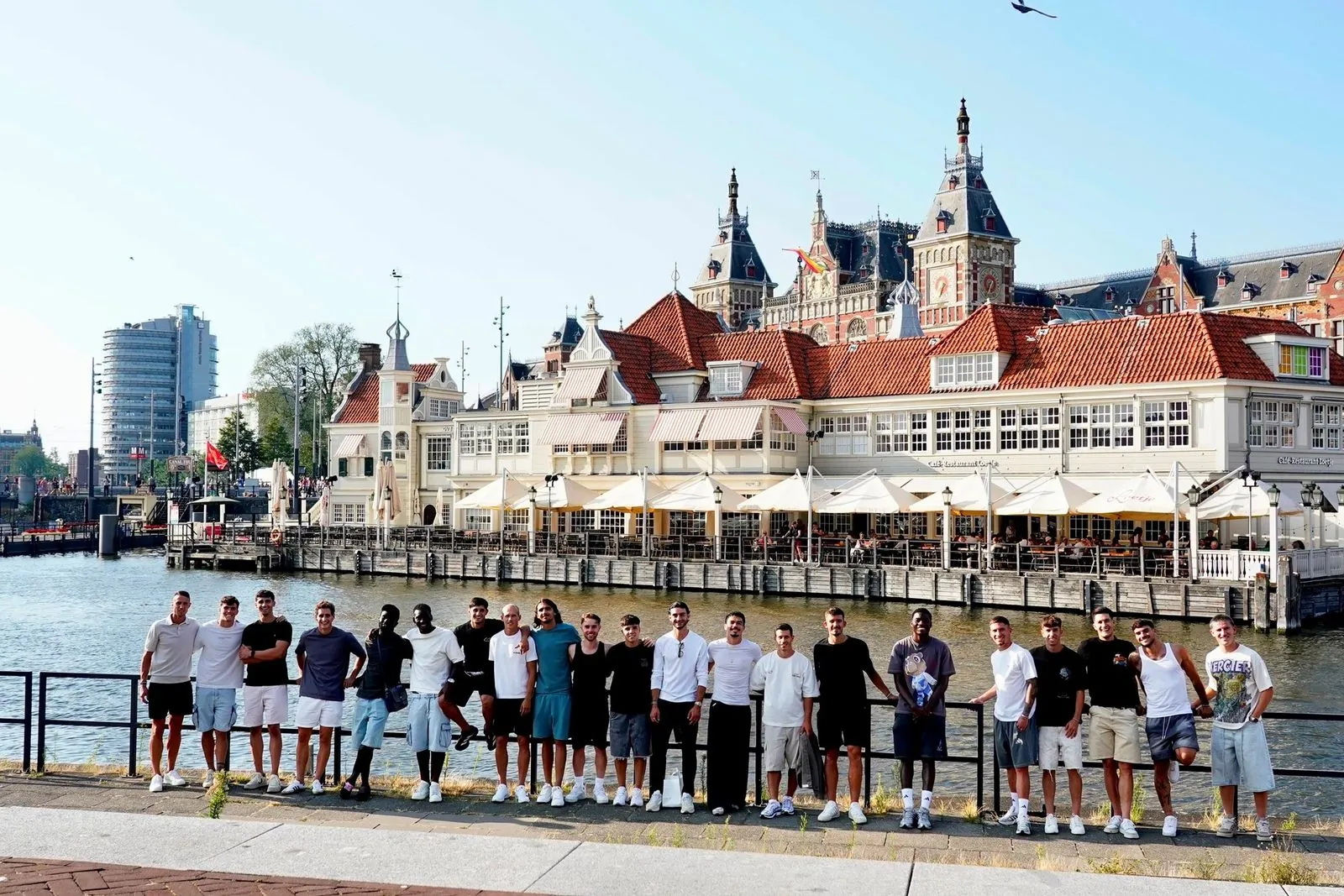 Los jugadores del Sevilla salen de excursión por Ámsterdam