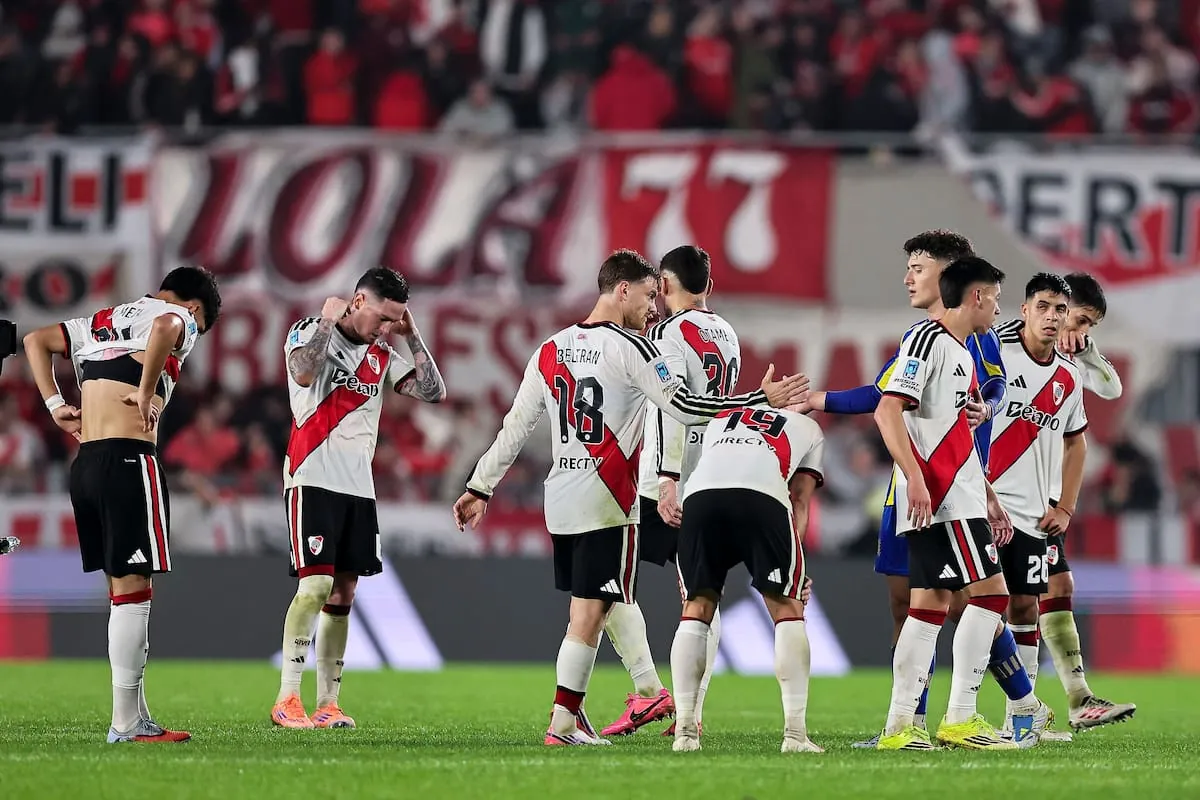 El desconsuelo de los jugadores de River tras una nueva derrota