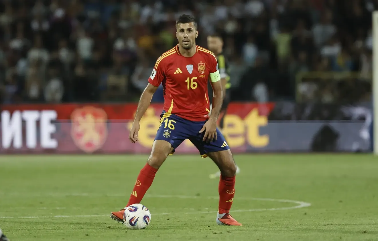 Rodri, en un partido con la selección.